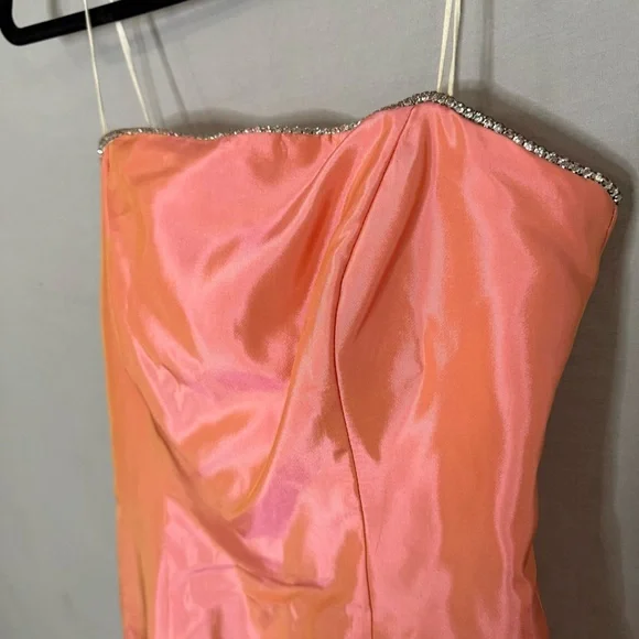 Vintage Y2K Morgan & Co Coral Prom Dress 5 Taffeta Strapless Iridescent Peach